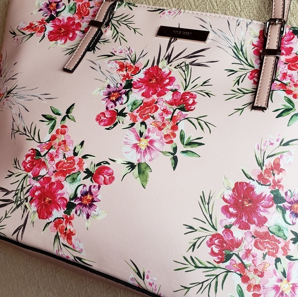 HOST PICK!! ⚘⚘⚘ Nine West Tote - Picture 2 of 8